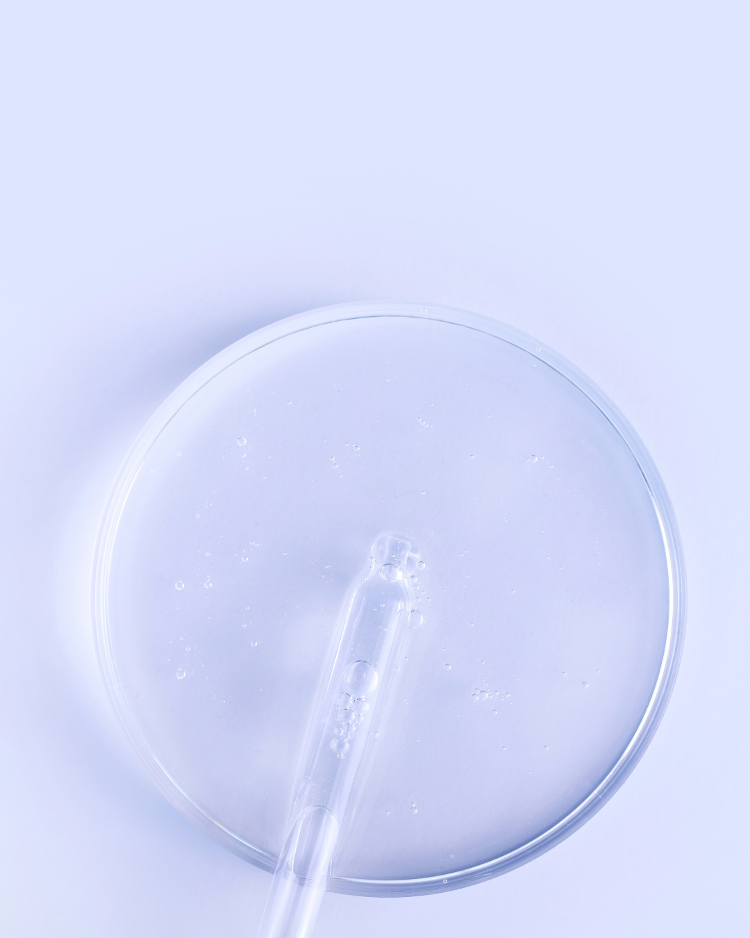 Niacinamid ako kozmetická ingrediencia znázornený v laboratóriu počas vývoja a výroby kozmetiky