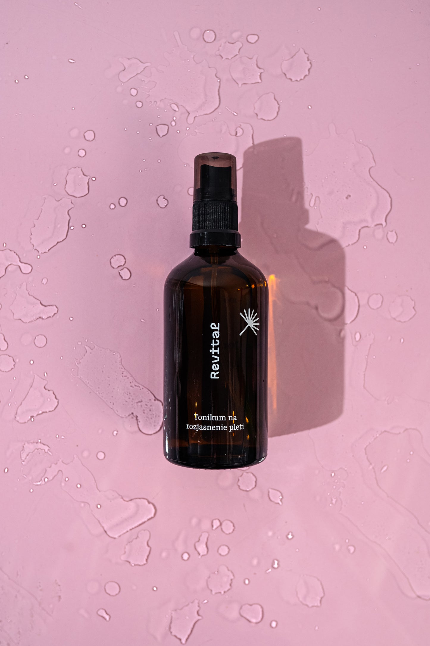 Detail tonika Revital na rozjasnenie pleti, hydratačné zloženie