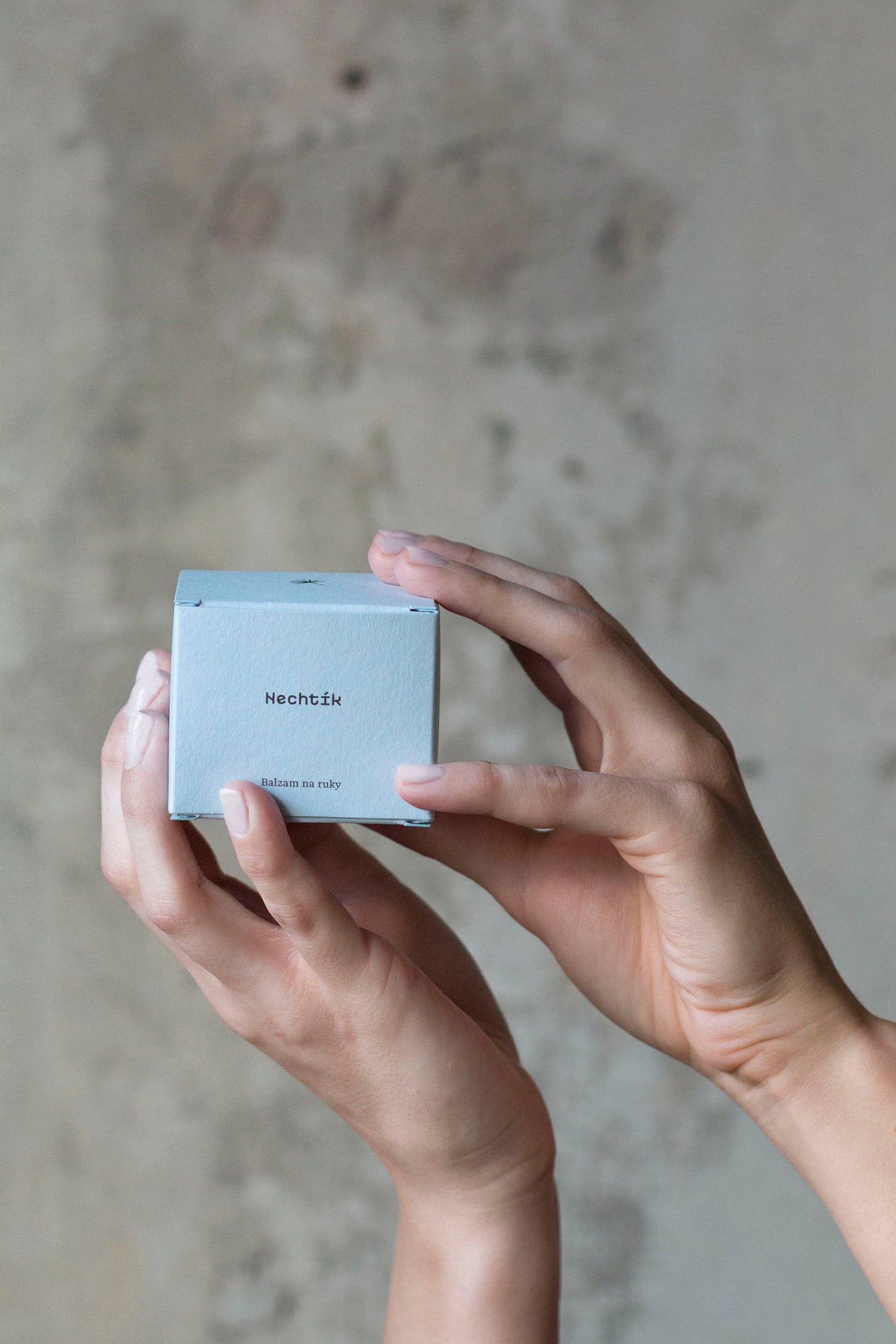 Balenie balzamu na ruky Nechtík – prírodná regeneračná starostlivosť
